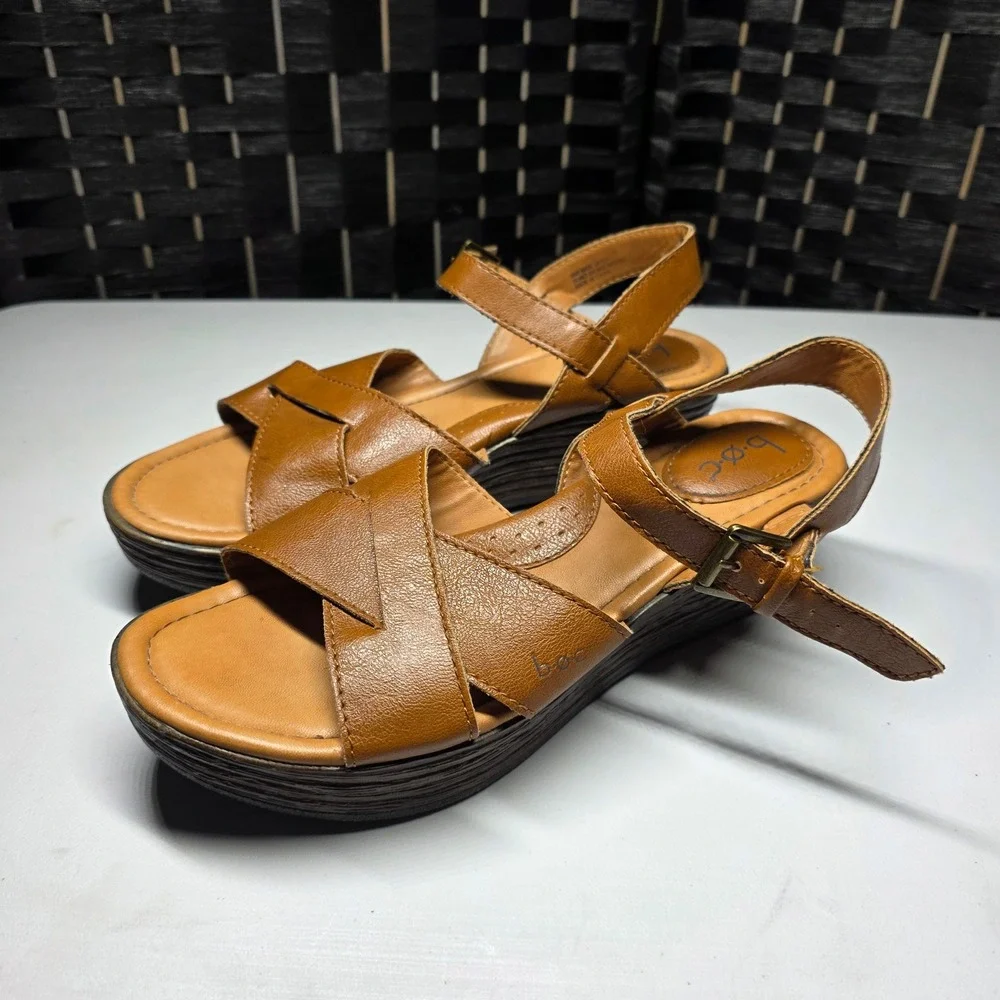 b.o.c. Born Concept Women Brown Faux Leather Wedge Sandals Size 8M Z30041